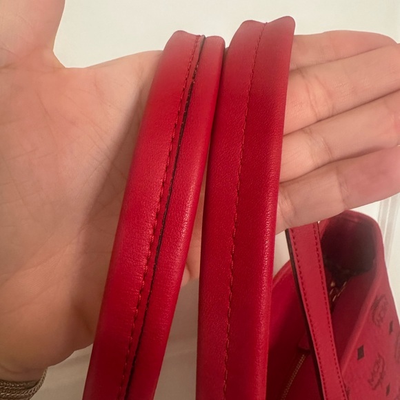 Authentic MCM Large Reversible Liz Shopper in Candy Red. Great Valentine Gift - Picture 5 of 13